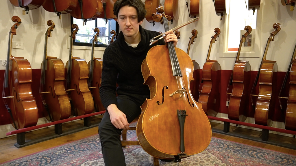 Video: Daniele Tonarelli Master Cello Demonstration